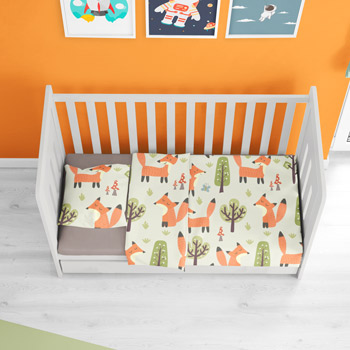 bedding printed with foxes pattern
